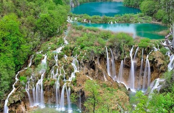 Plitvice lakes visit and ride back to Zagreb 