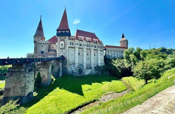 Epic ride across famous Transfagarasan, from Sibiu to Pitesti 