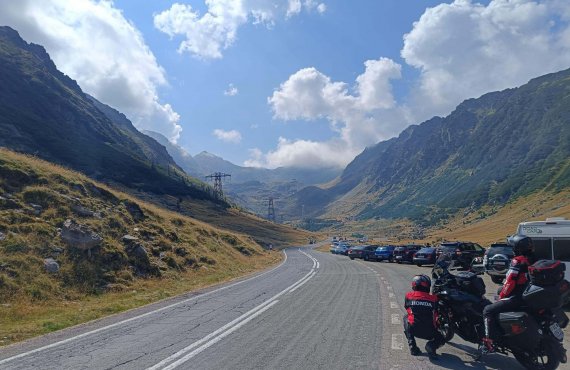 Epic ride across famous Transfagarasan, from Sibiu to Pitesti 
